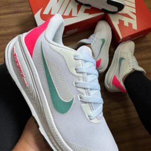 Nike $30000NIKE DUNK SB